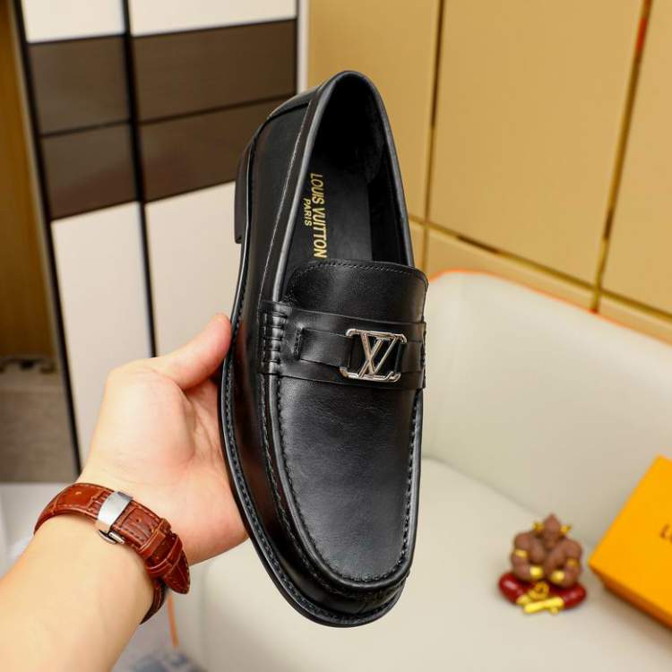 Picture of Louis Vuitton Shoes _SKULVsz38-44067613737